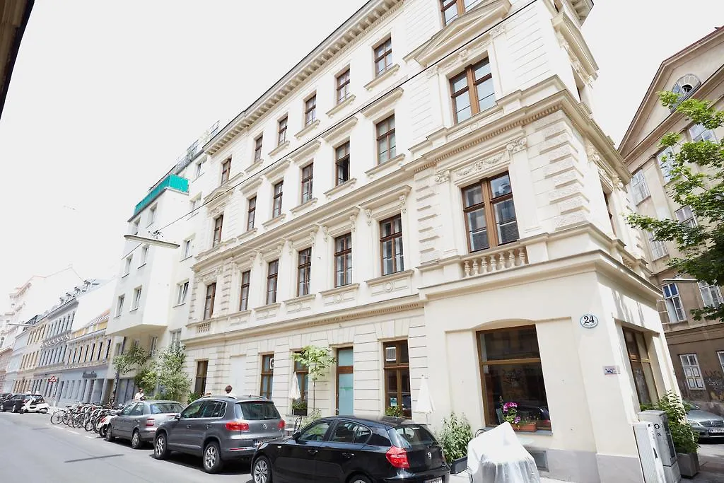 Traditional Apartments Vienna Tav - Design 0*,  Oostenrijk